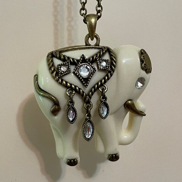 Elephant Necklace - Picture 1 of 5